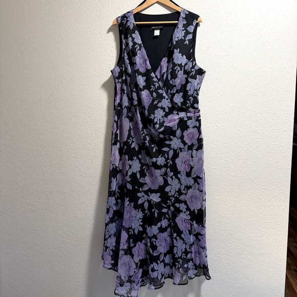 Connected Apparel Purple and Black Floral Maxi Dress - Size 24W - Picture 1 of 11